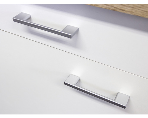 Dvě zásuvky s úchyty