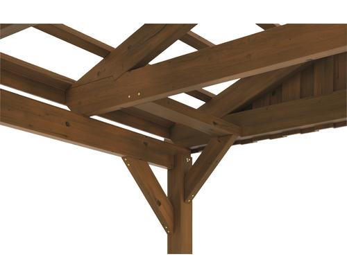 Detailní pohled na dřevěný altán s nosnou konstrukcí