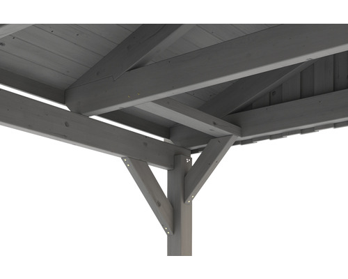 Detailní pohled na dřevěnou konstrukci zahradního domku