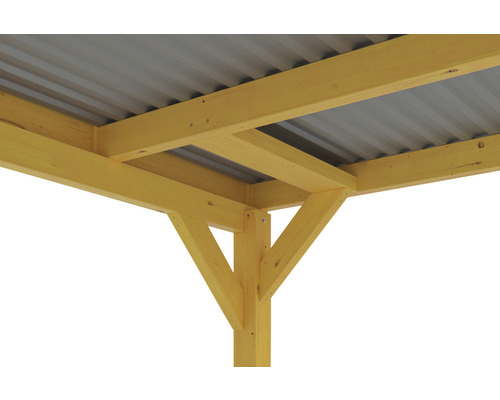 Detail dřevěné konstrukce s kovovou střechou