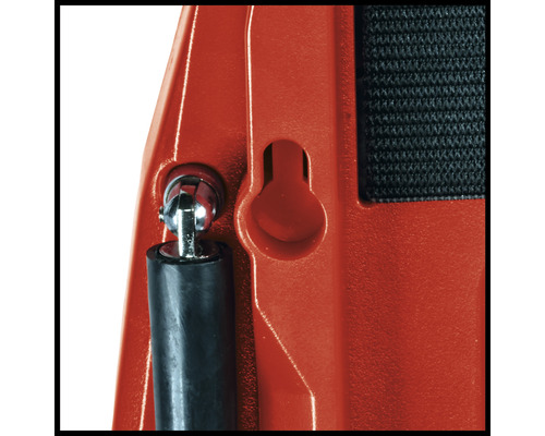 Detailní pohled na zařízení se závěsným zařízením a příslušenstvím