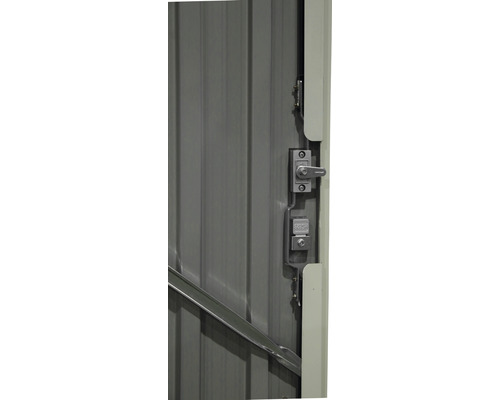 Detail uzamykatelných zahradních dveří