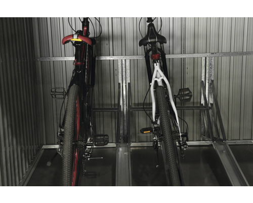 Dvě jízdní kola v úložném prostoru pro kola