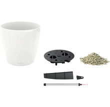 Součásti sady květináčů: květináč, zavlažovací vložka, substrát, ukazatel hladiny