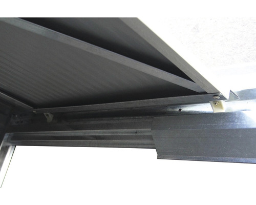 Detail kovové konstrukce altánu