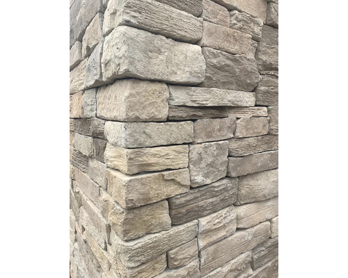 Detail rohu obkladových kamenů