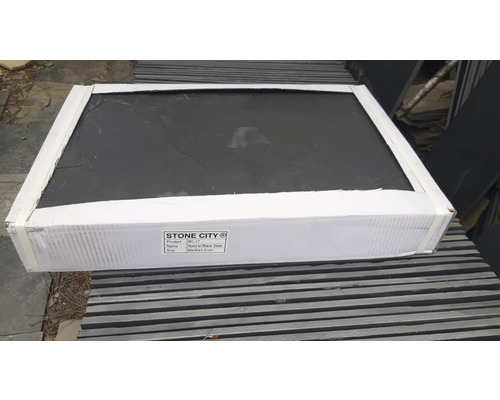 Balené desky z přírodního kamene z černé břidlice o rozměrech 60x40x1,2 cm