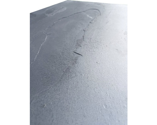 Detailní pohled na břidlicovou desku.