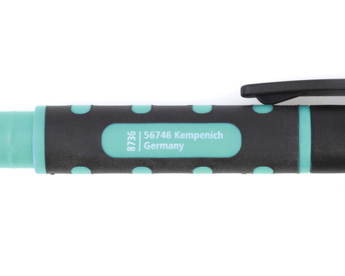 Detailní pohled na šroubovák s informacemi o výrobci