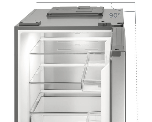 Vnitřní pohled na chladničku s policemi a dveřními přihrádkami