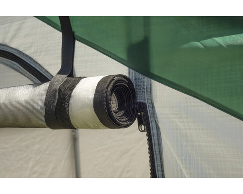 Srolovaná plachta stanu s upevňovacím popruhem