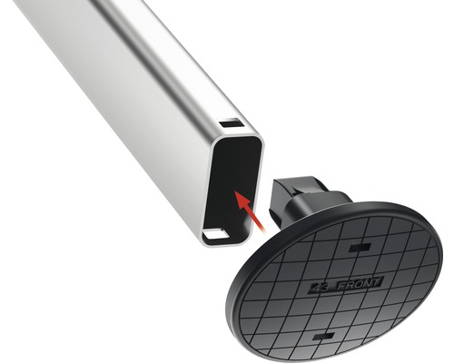 Detailní záběr hliníkového profilu s plastovou patkou pro montáž