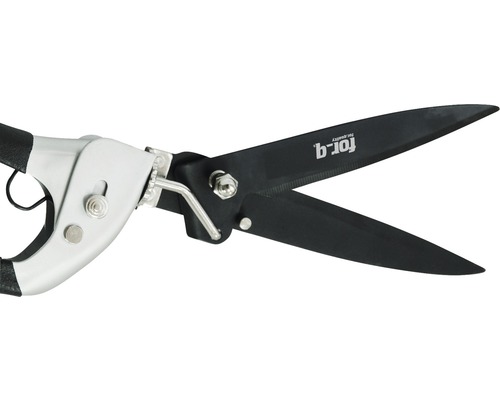 Zahradní nůžky se stříbrnou rukojetí a černými čepelemi