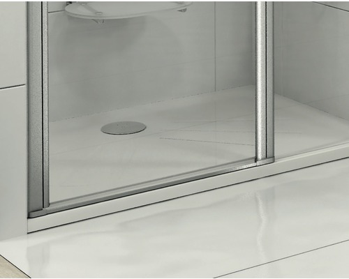 Detail sprchového koutu se sprchovou vaničkou a odtokem