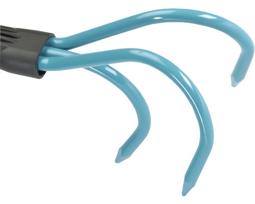 Detailní záběr třízubé zahradní motyčky