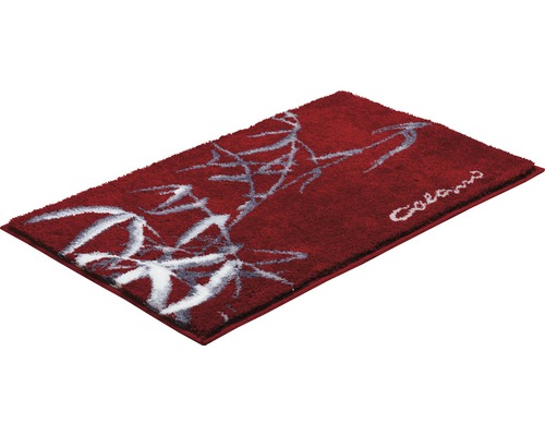 Červený koberec s bambusovým vzorem