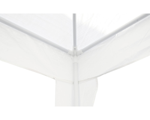 Detail party stanu s rámem a plachtou