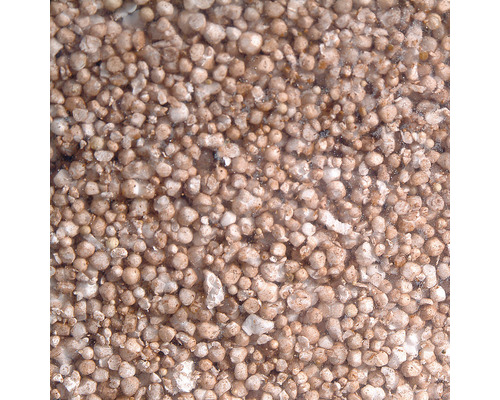 Detailní pohled na kuličky hnojiva