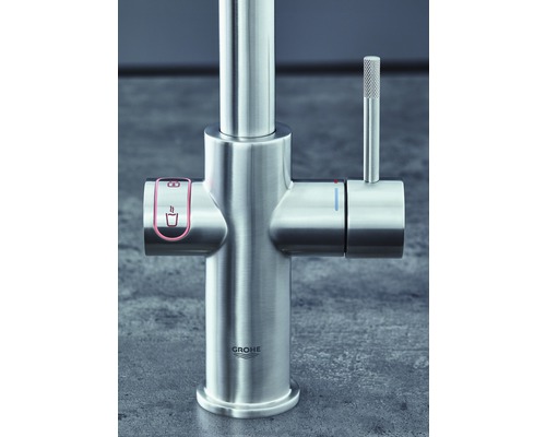 Logo Grohe na kuchyňské baterii