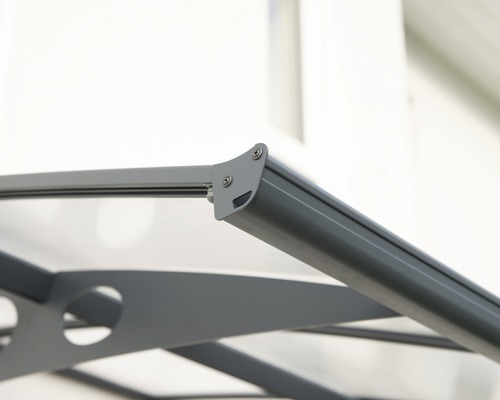 Detail terasového zastřešení s hliníkovým rámem