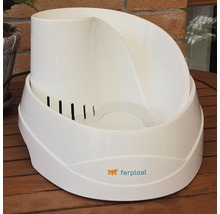 Bílá plastová fontána pro domácí mazlíčky s logem Ferplast