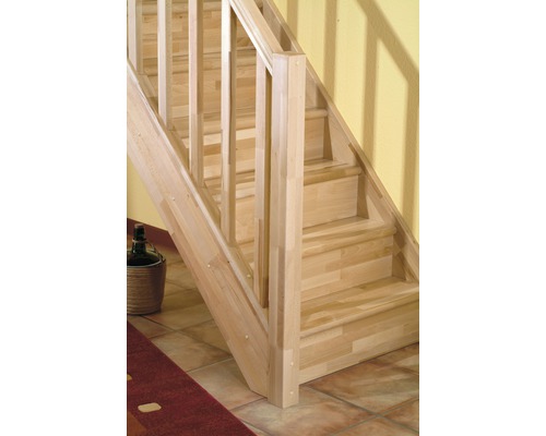 Dřevěné schodiště se zábradlím do interiéru