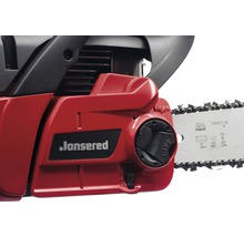 Detailní záběr motorové pily Jonsered