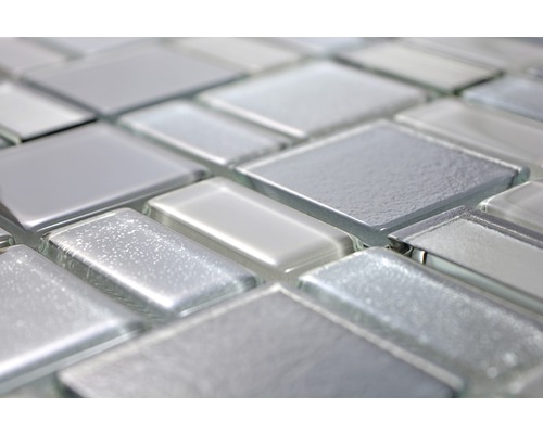 Detail skleněných mozaikových dlaždic