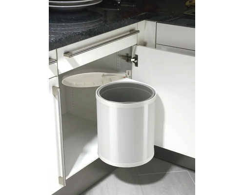 Vestavný odpadkový koš v kuchyňské skříňce