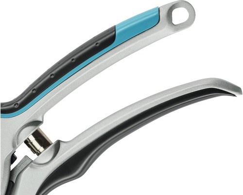 Detailní záběr zahradnických nůžek