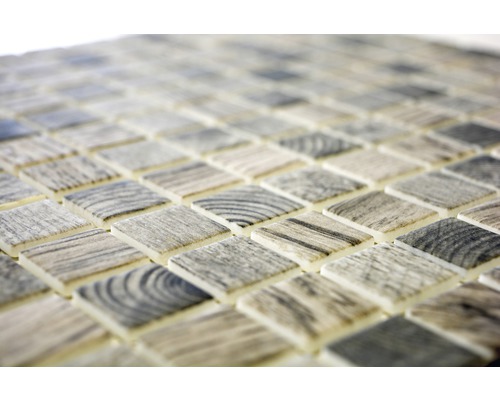 Mozaikové dlaždice s dřevěným vzhledem