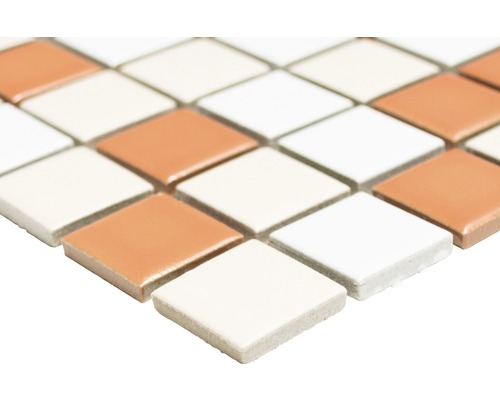 Mozaiková dlaždice se čtvercovými kameny