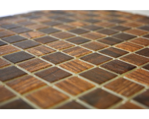 Mozaiková dlaždice s dřevěným vzhledem