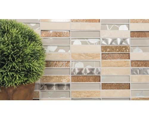 Dekorativní mozaiková dlaždice ze skla a kamene v horizontálním formátu