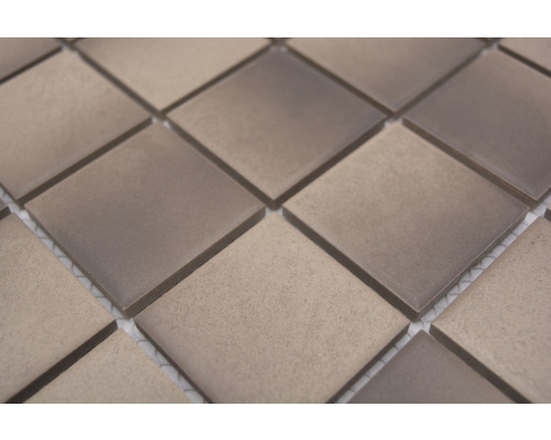 Detail čtvercových mozaikových dlaždic