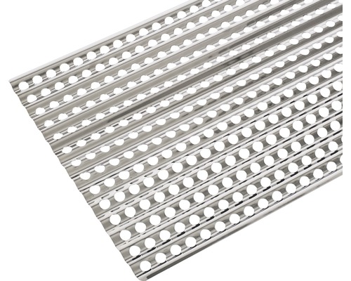 Děrovaný plech z kovu