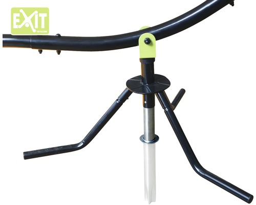 Detailní pohled na zahradní houpačku EXIT Toys s trojnožkou
