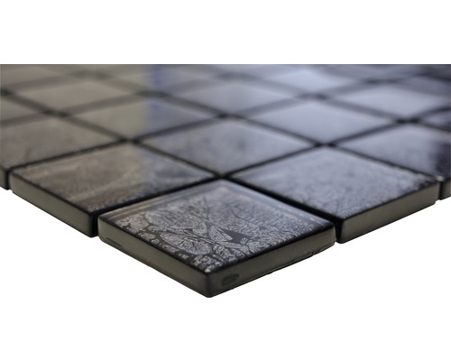 Detailní záběr čtvercových mozaikových dlaždic