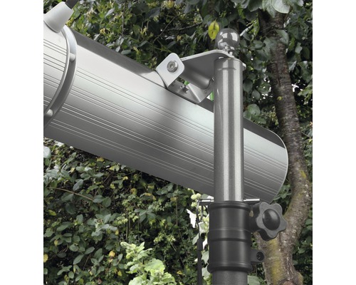 Terénní ohřívač namontovaný na stativu