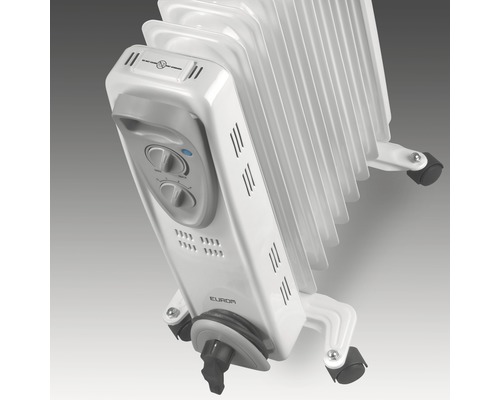 Bílý olejový radiátor s kolečky