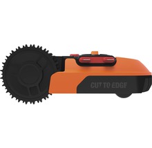 Zahradní traktor se sečením u okrajů pro péči o trávník