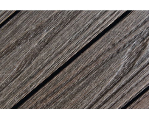 Detailní záběr dřevěných terasových prken