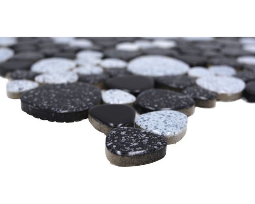 Mozaiková dlaždice s oblázkovým vzhledem