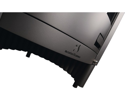 Detailní pohled na kamna Masterflamme s logem společnosti