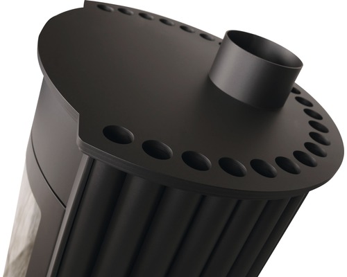 Detailní pohled na kamna s kouřovodem