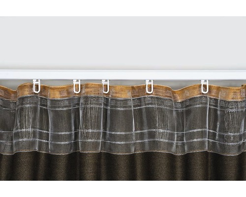 Záclona se závěsem na řasící pásce na záclonové liště