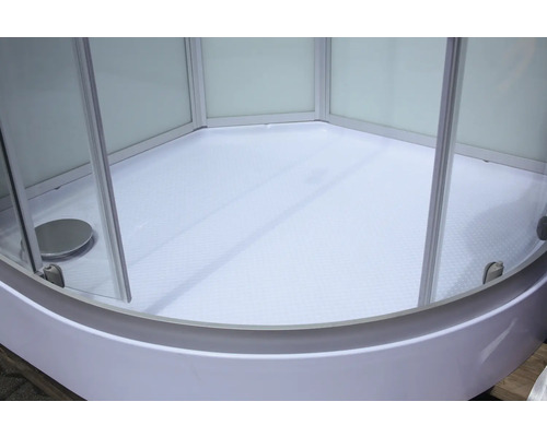 Sprchový kout se sprchovou vaničkou a rohovým vstupem