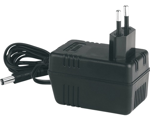 Černý napájecí adaptér s kabelem a zástrčkou