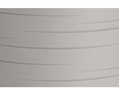 Detail strukturovaného povrchu s vodorovnými liniemi