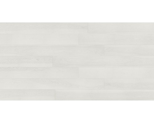 Instalace světlé dřevěné laminátové podlahy